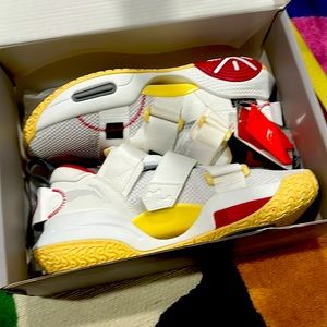 Brand new shoes for men 100% authentic for basketball fans